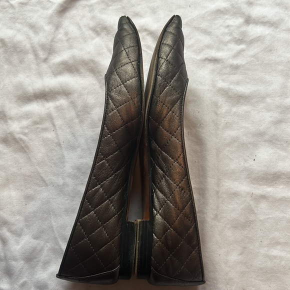 Manolo Blahnik graphite leather quilted flats size 36.5 - Picture 2 of 10